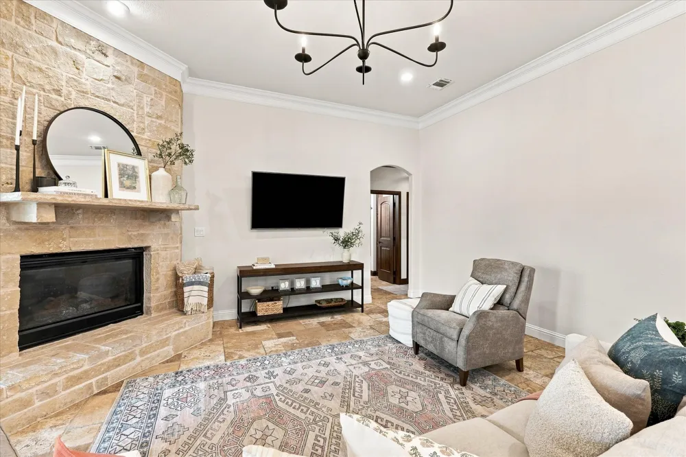 196 Bearclaw Circle Aledo, TX 76008