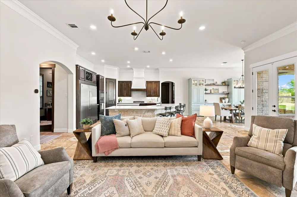 196 Bearclaw Circle Aledo, TX 76008