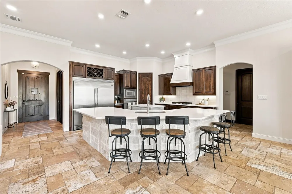 196 Bearclaw Circle Aledo, TX 76008