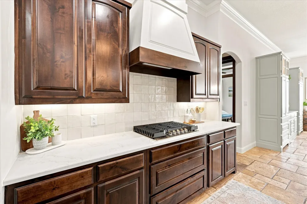 196 Bearclaw Circle Aledo, TX 76008