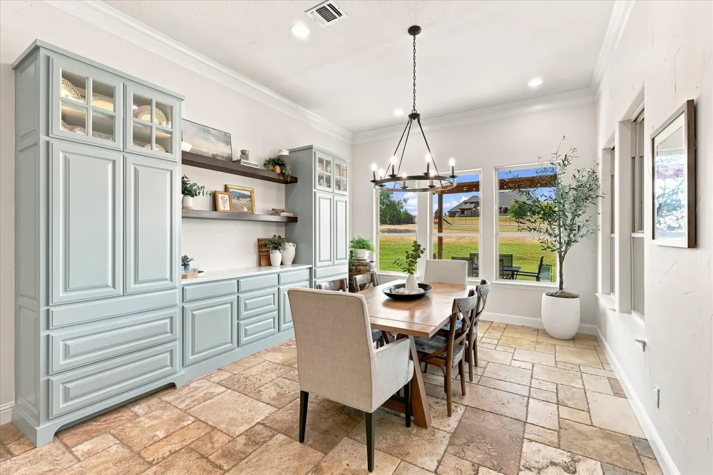 196 Bearclaw Circle Aledo, TX 76008