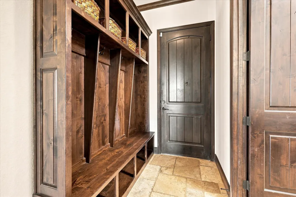 196 Bearclaw Circle Aledo, TX 76008