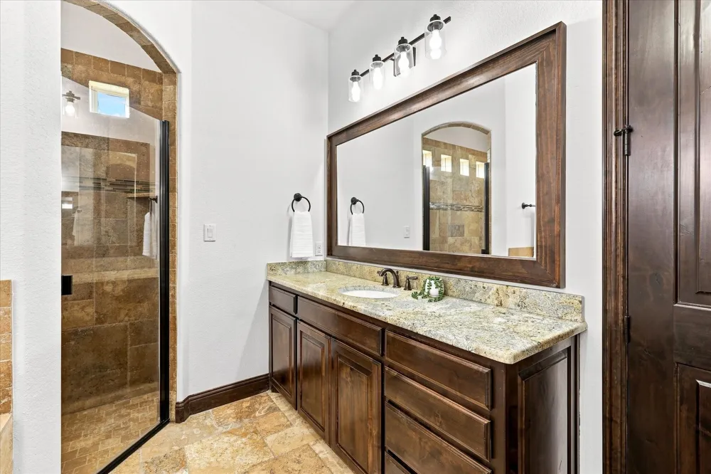 196 Bearclaw Circle Aledo, TX 76008
