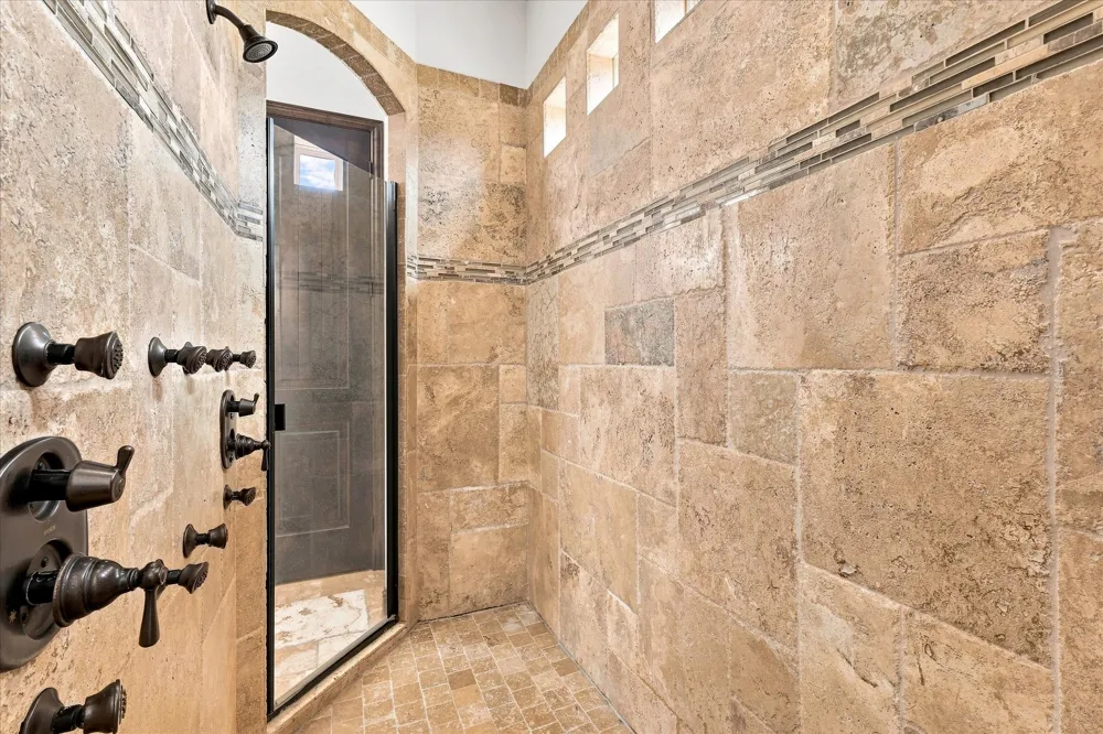 196 Bearclaw Circle Aledo, TX 76008