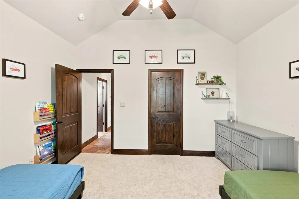 196 Bearclaw Circle Aledo, TX 76008