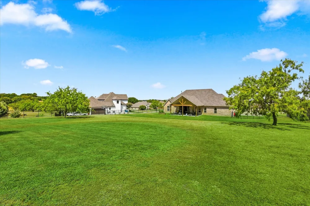 196 Bearclaw Circle Aledo, TX 76008