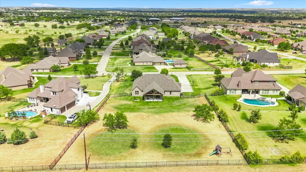 196 Bearclaw Circle Aledo, TX 76008