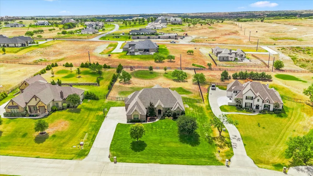 196 Bearclaw Circle Aledo, TX 76008