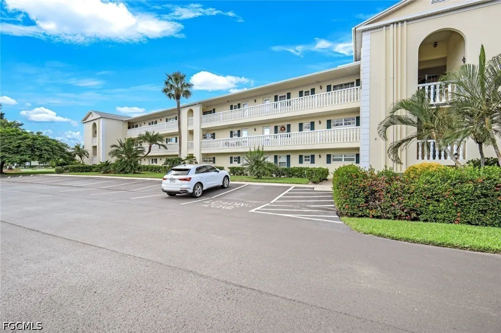 Stratford Place Circle #202 Fort Myers, FL 33919
