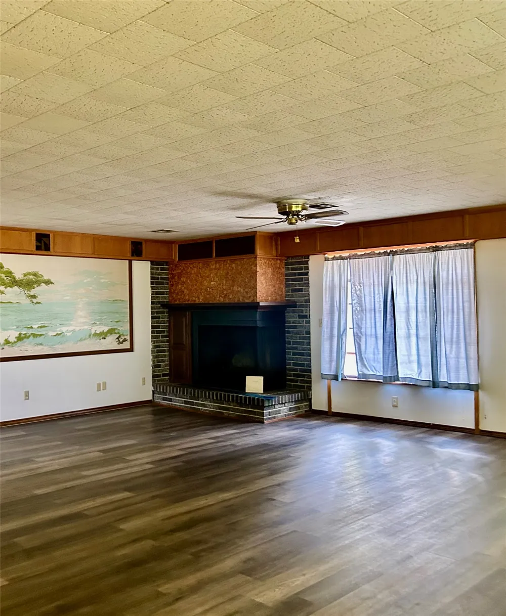 1921 Augusta St Avenue Muskogee, OK 74403