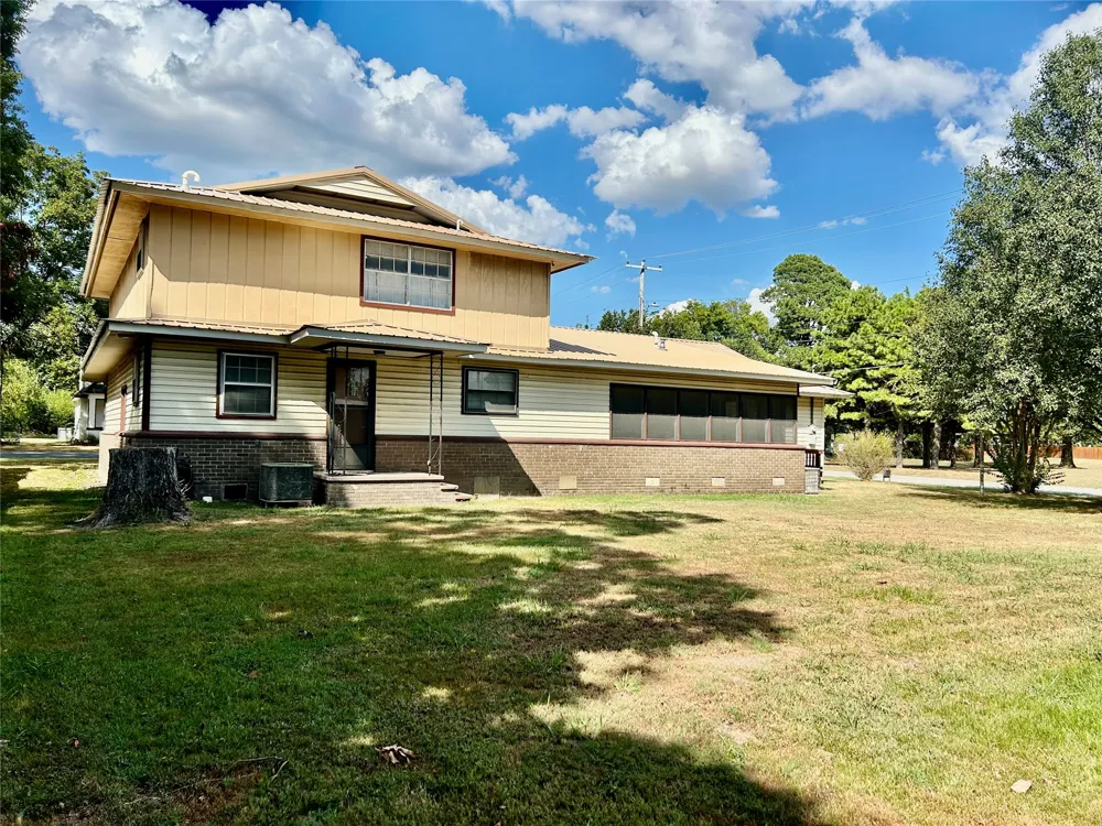1921 Augusta St Avenue Muskogee, OK 74403