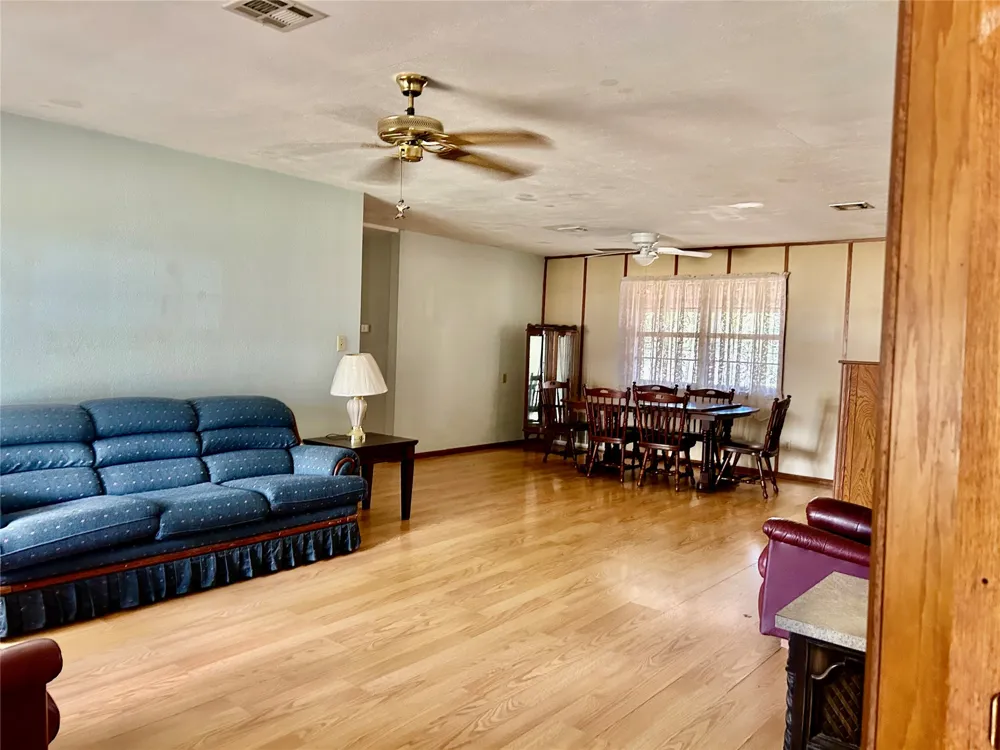 1921 Augusta St Avenue Muskogee, OK 74403