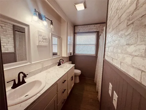 427 Meadowbrook Lane