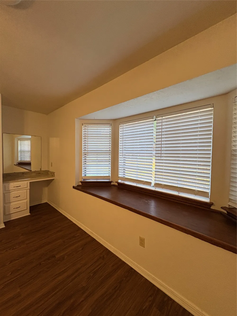 1432 S Stoneridge Manor Ardmore, OK 73401