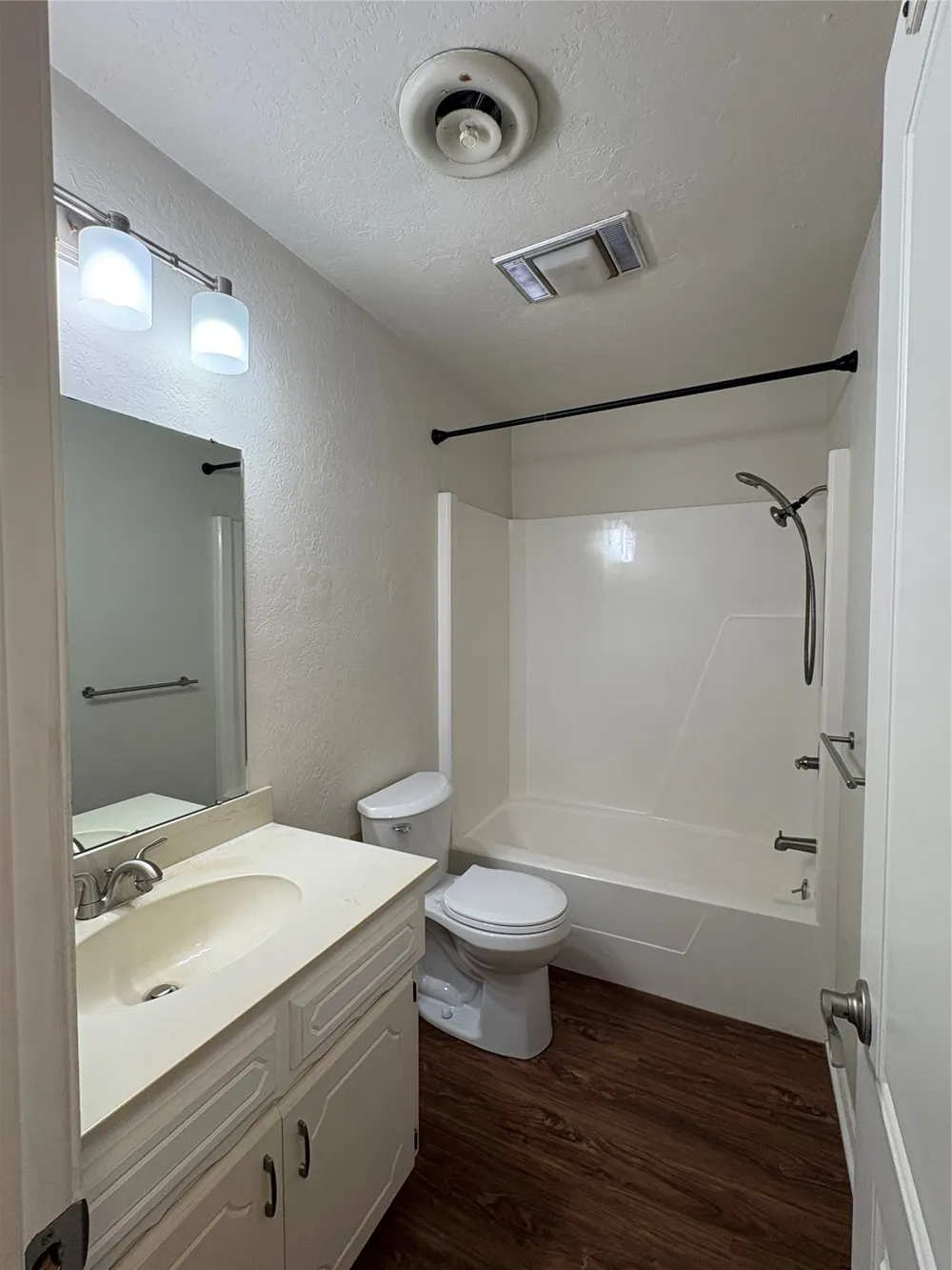 1432 S Stoneridge Manor Ardmore, OK 73401