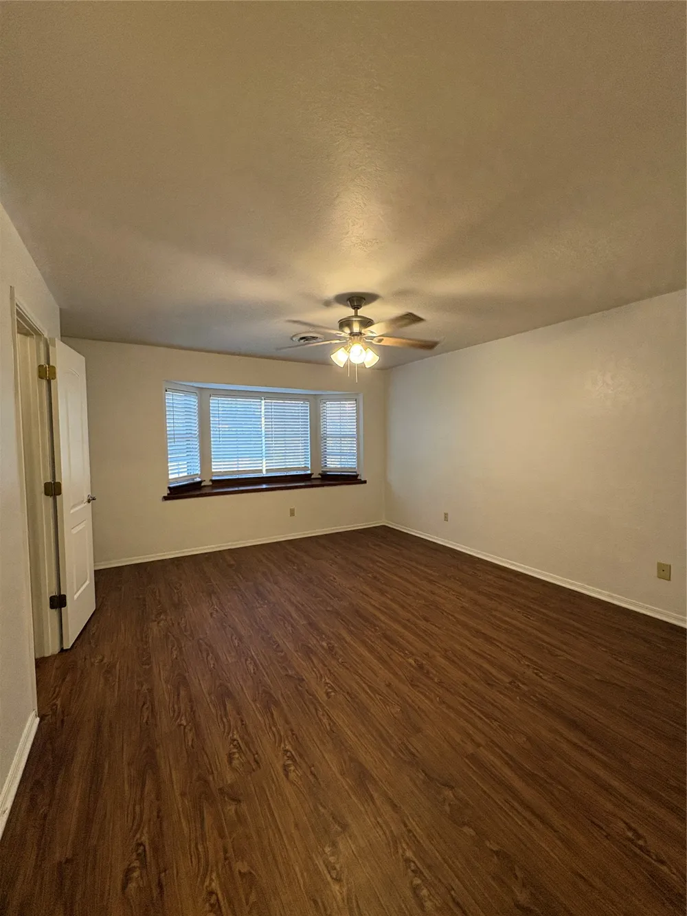 1432 S Stoneridge Manor Ardmore, OK 73401