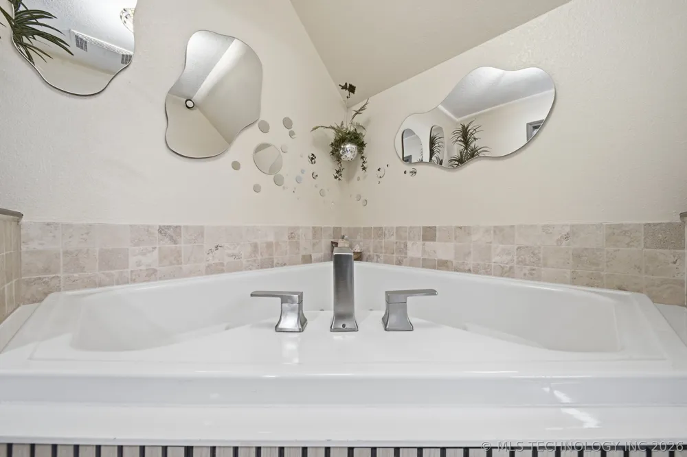 9332 S 36th West Avenue Tulsa, OK 74132