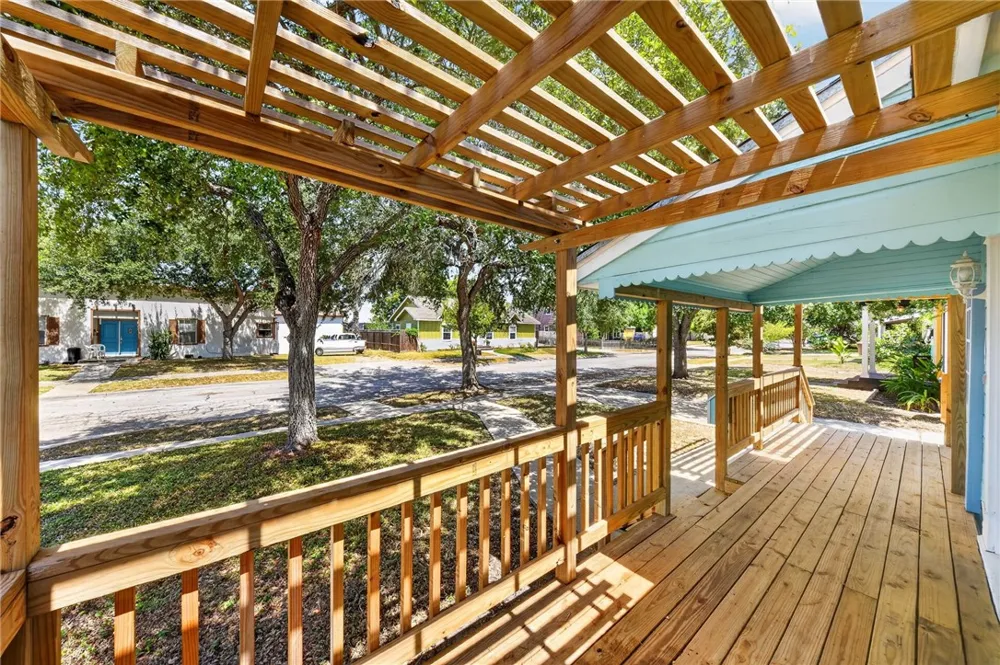 425 Palmero Street Corpus Christi, TX 78404