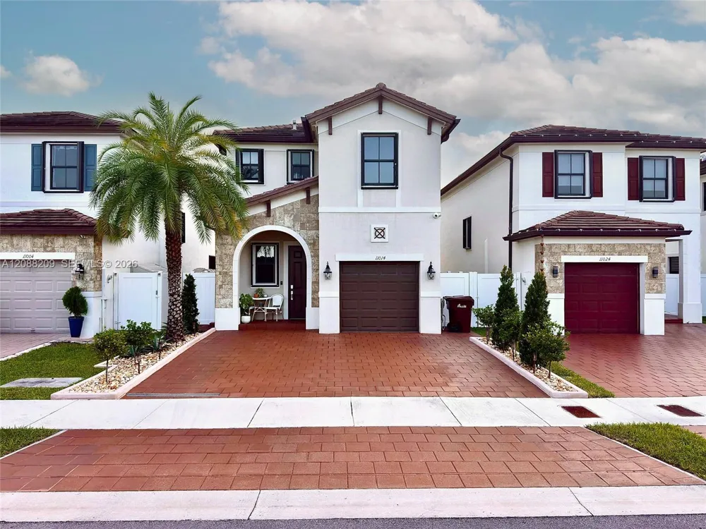 11014 W 35th Ln Hialeah, FL 33018