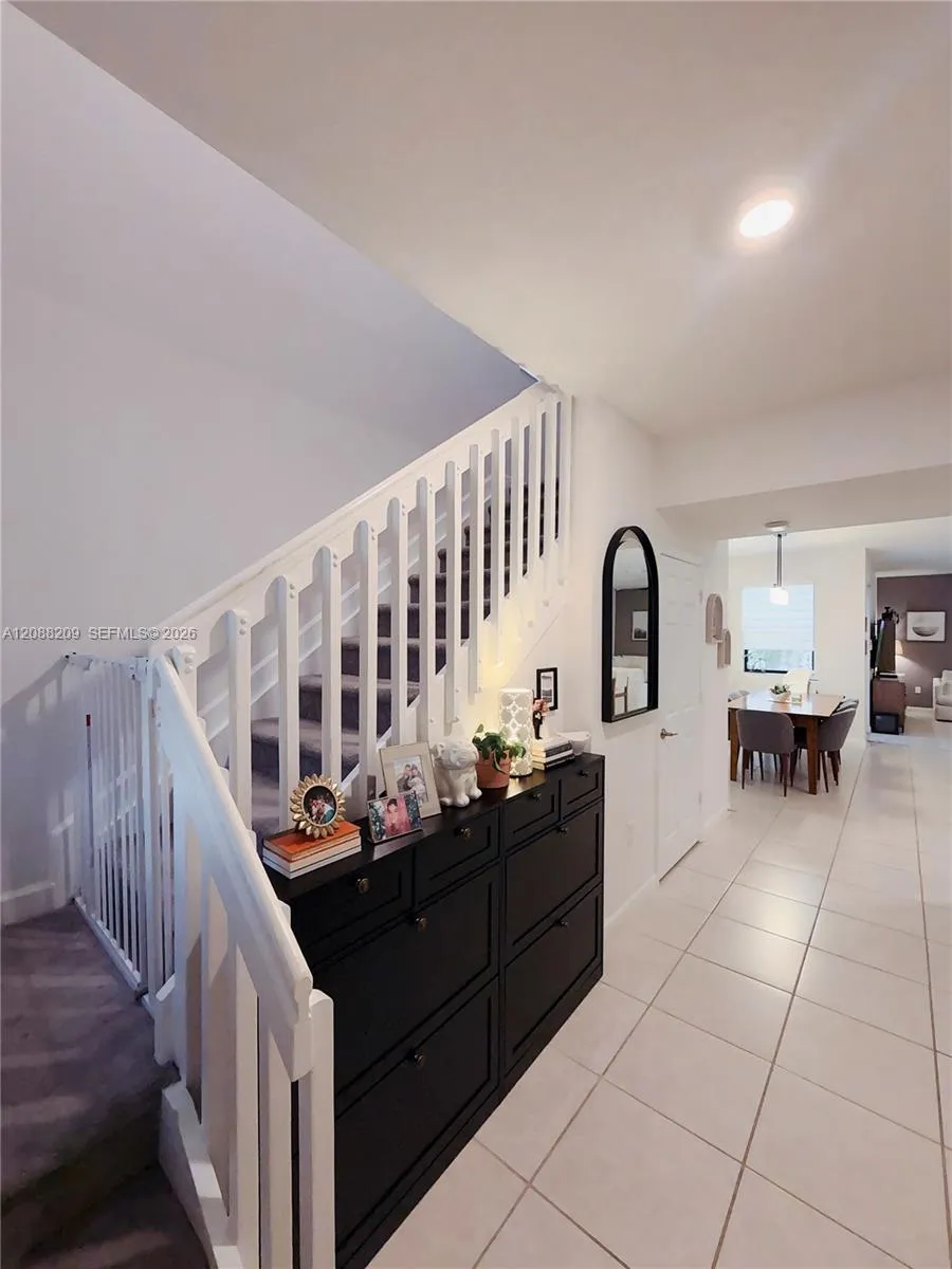 11014 W 35th Ln Hialeah, FL 33018