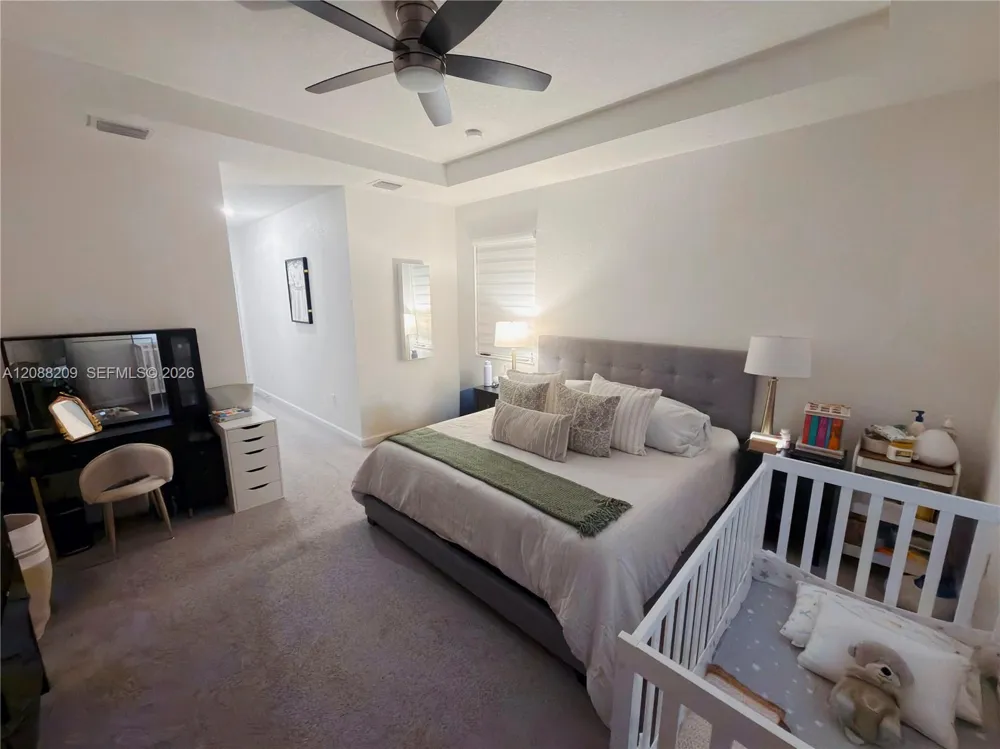 11014 W 35th Ln Hialeah, FL 33018