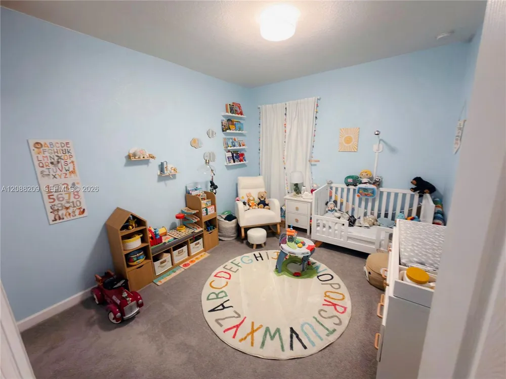 11014 W 35th Ln Hialeah, FL 33018