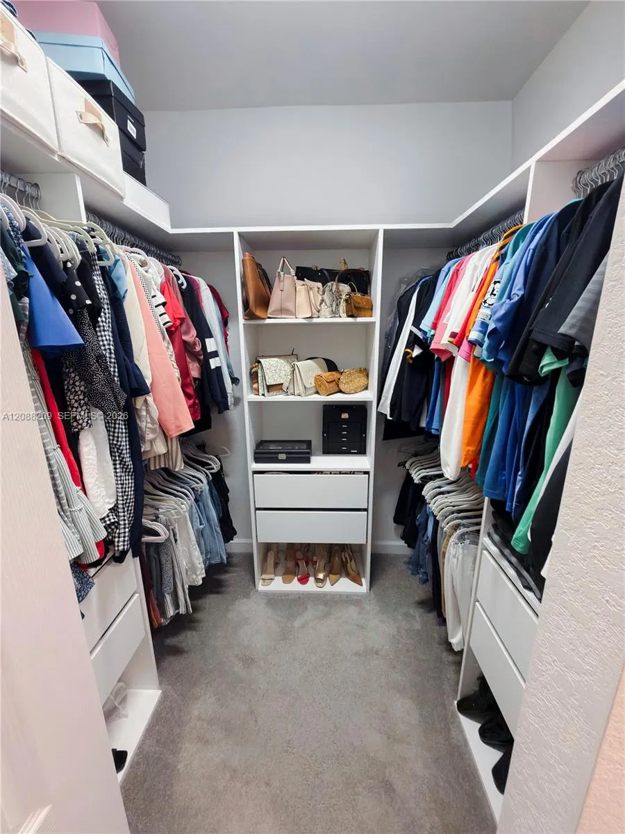 11014 W 35th Ln Hialeah, FL 33018