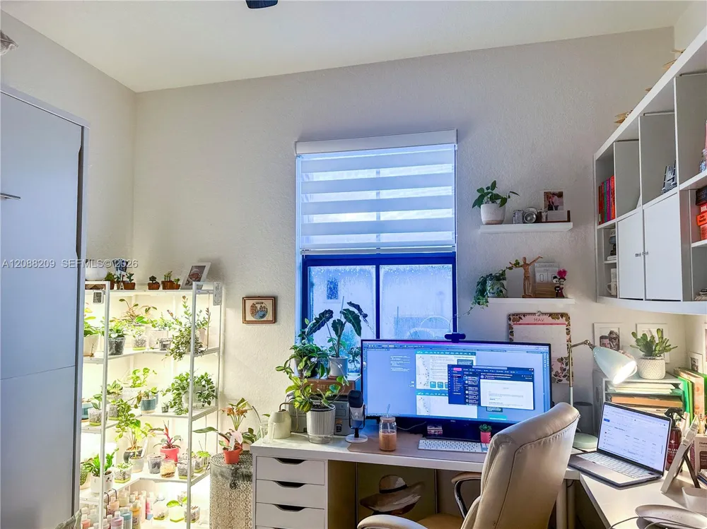 11014 W 35th Ln Hialeah, FL 33018