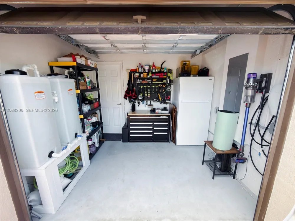 11014 W 35th Ln Hialeah, FL 33018