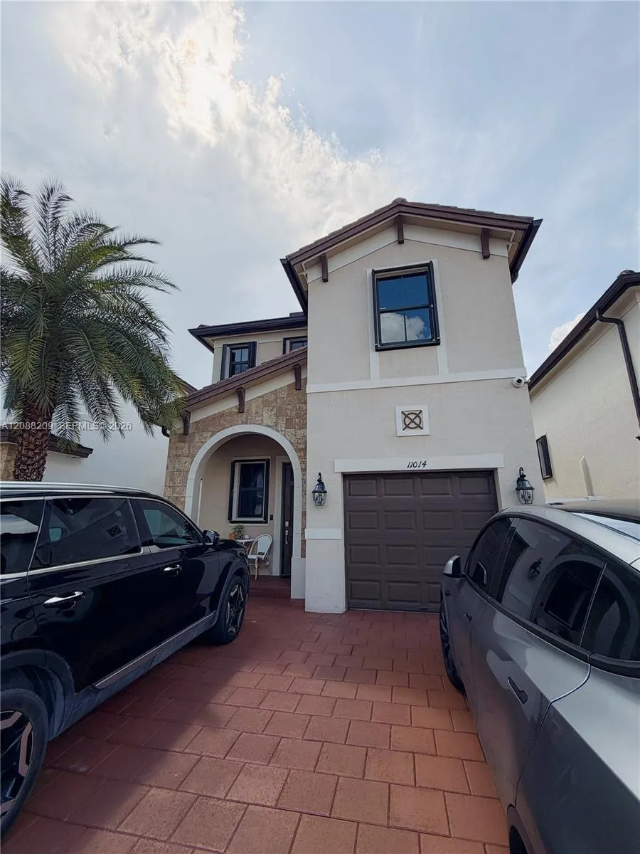 11014 W 35th Ln Hialeah, FL 33018