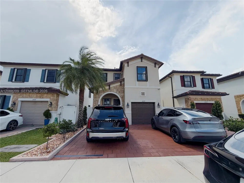 11014 W 35th Ln Hialeah, FL 33018