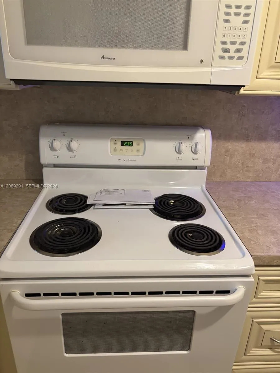 9471 Evergreen Pl #106 Davie, FL 33324