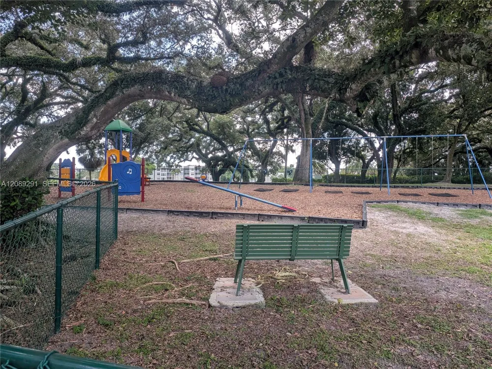 9471 Evergreen Pl #106 Davie, FL 33324