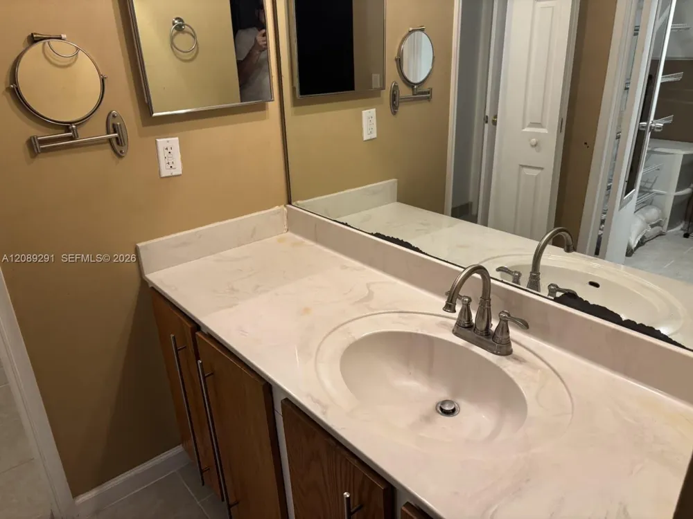 9471 Evergreen Pl #106 Davie, FL 33324