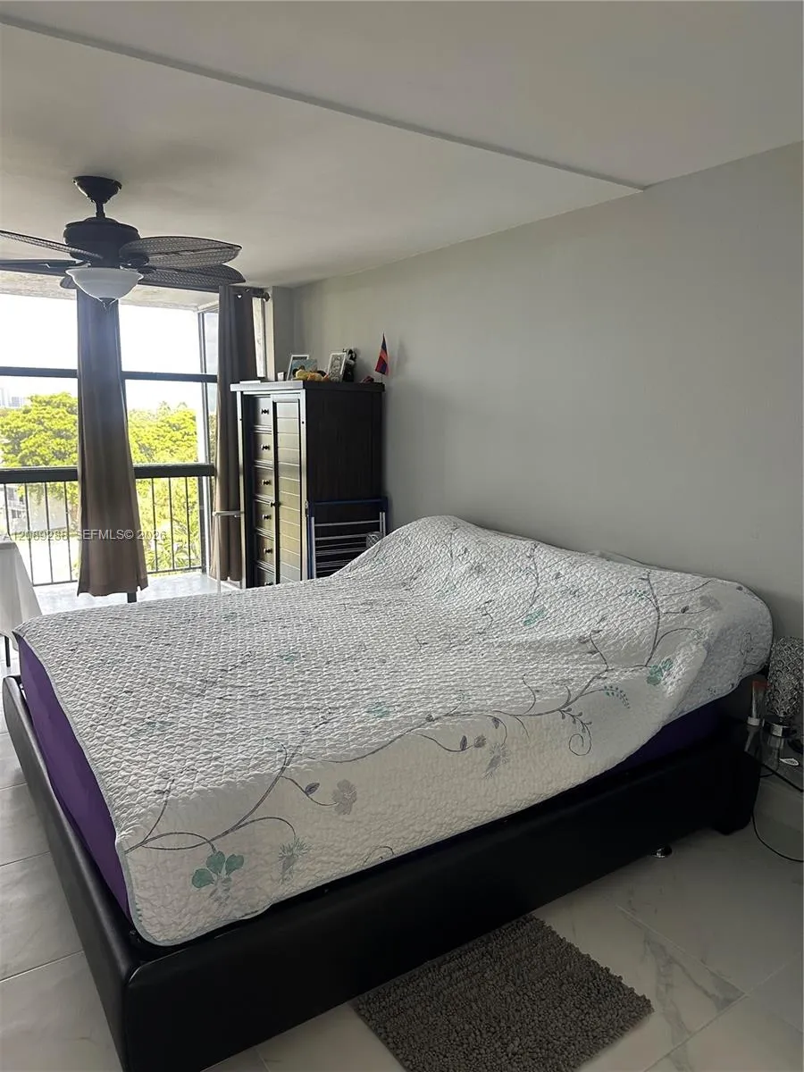 600 Parkview Dr #627 Hallandale Beach, FL 33009