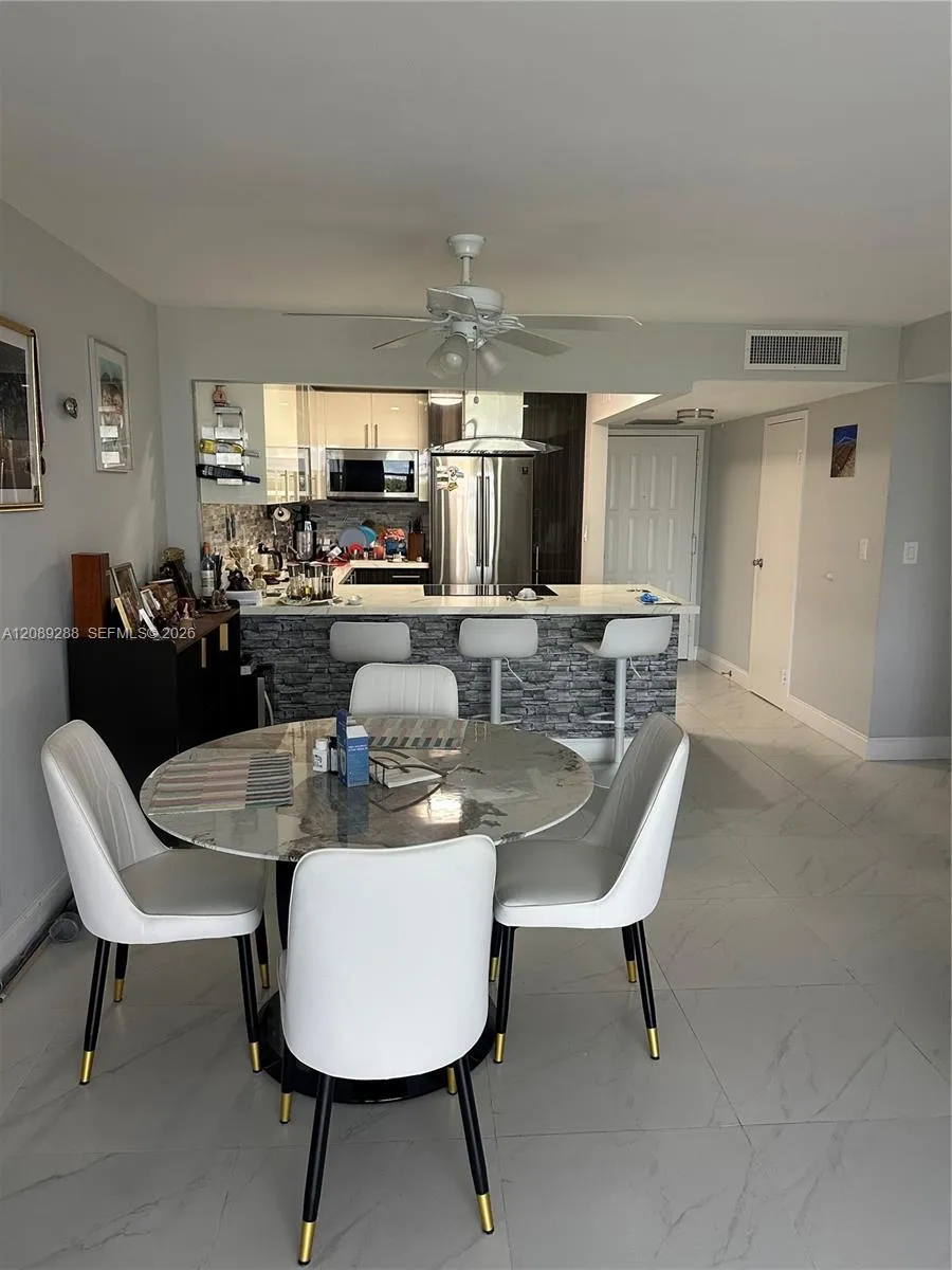 600 Parkview Dr #627 Hallandale Beach, FL 33009