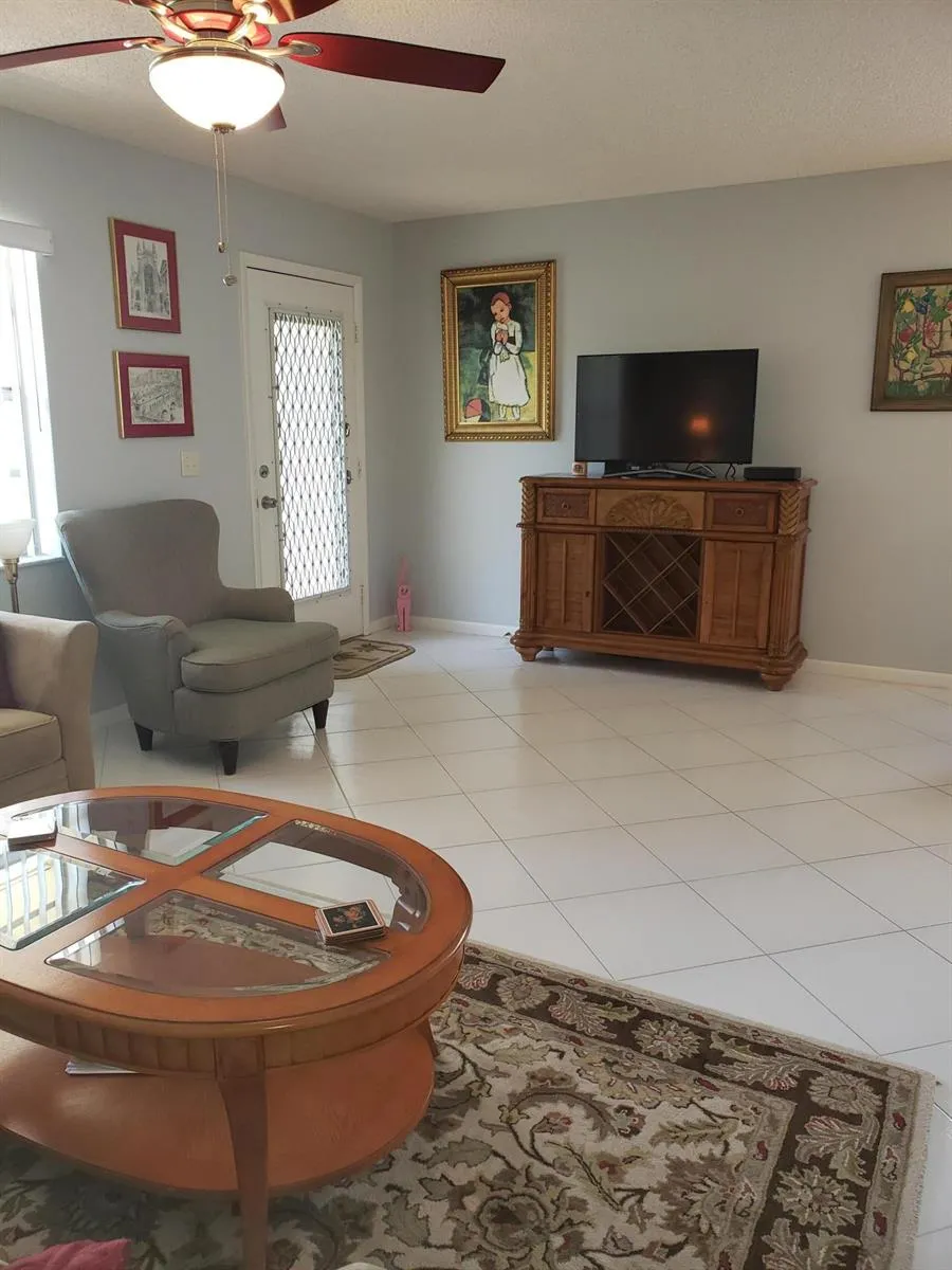 904 FLANDERS DRIVE S Delray Beach, FL 33484
