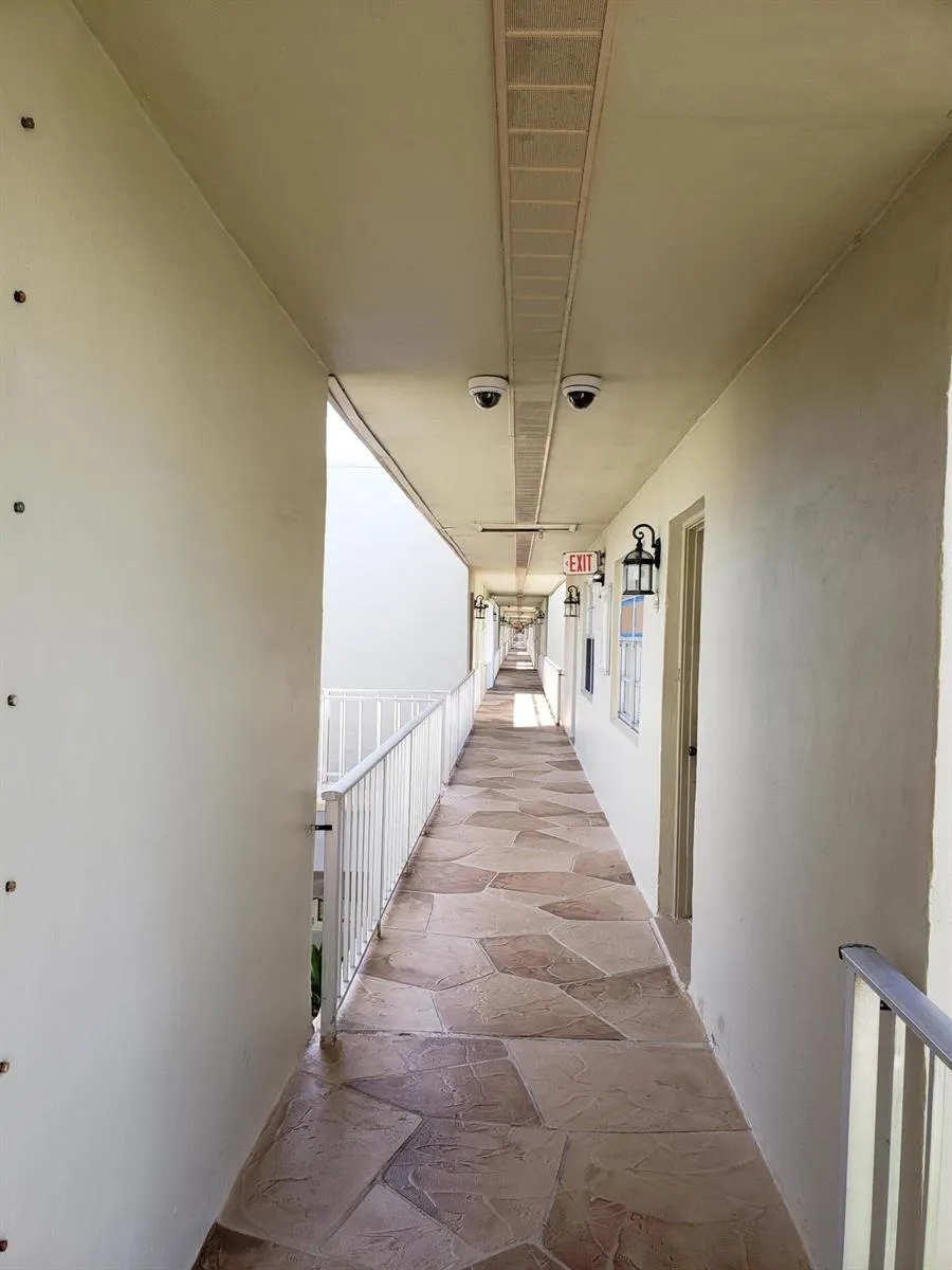 904 FLANDERS DRIVE S Delray Beach, FL 33484
