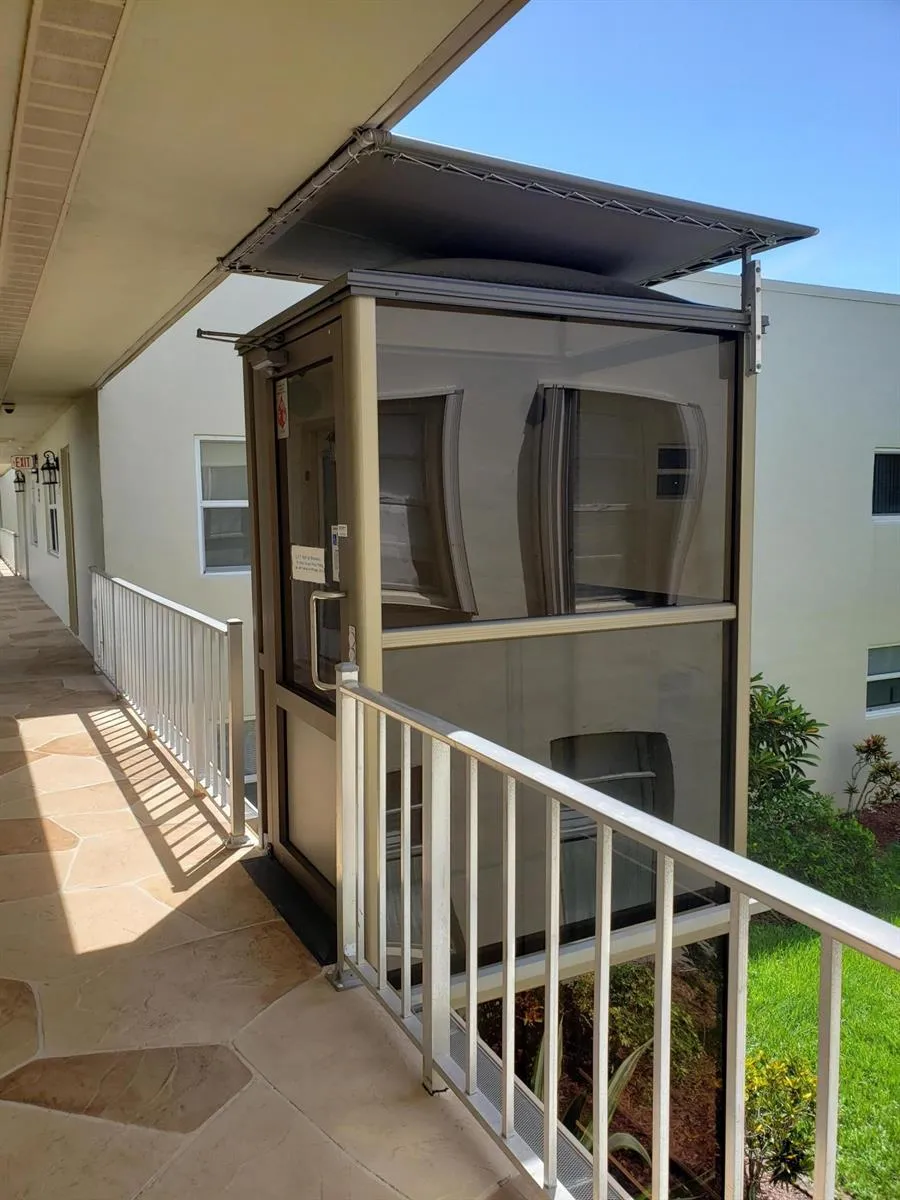 904 FLANDERS DRIVE S Delray Beach, FL 33484