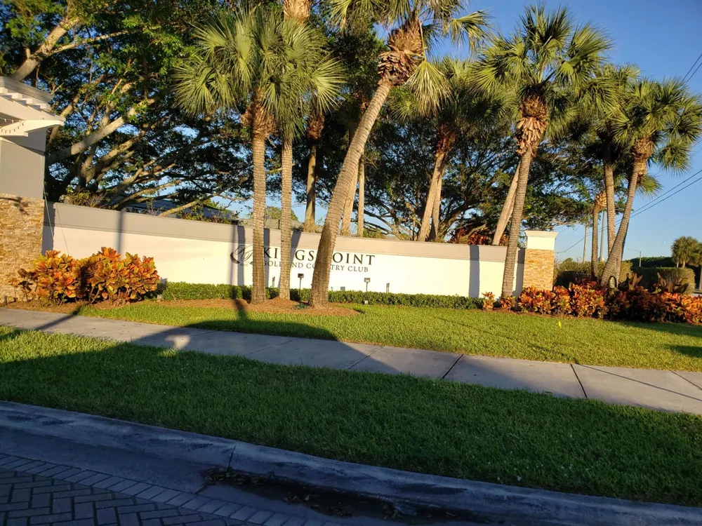 904 FLANDERS DRIVE S Delray Beach, FL 33484