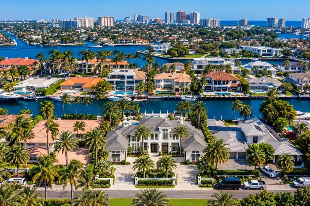 2455 DEL LAGO DRIVE Fort Lauderdale, FL 33316