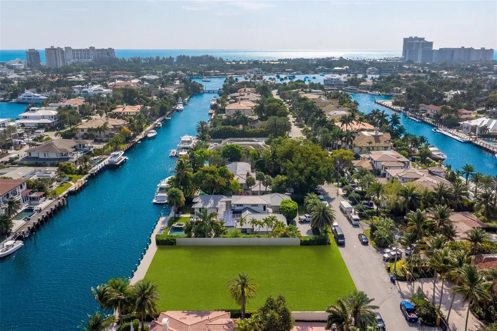 2455 DEL LAGO DRIVE Fort Lauderdale, FL 33316