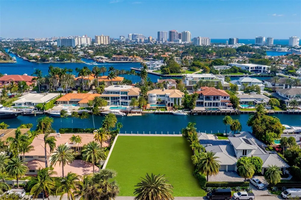 2455 DEL LAGO DRIVE Fort Lauderdale, FL 33316