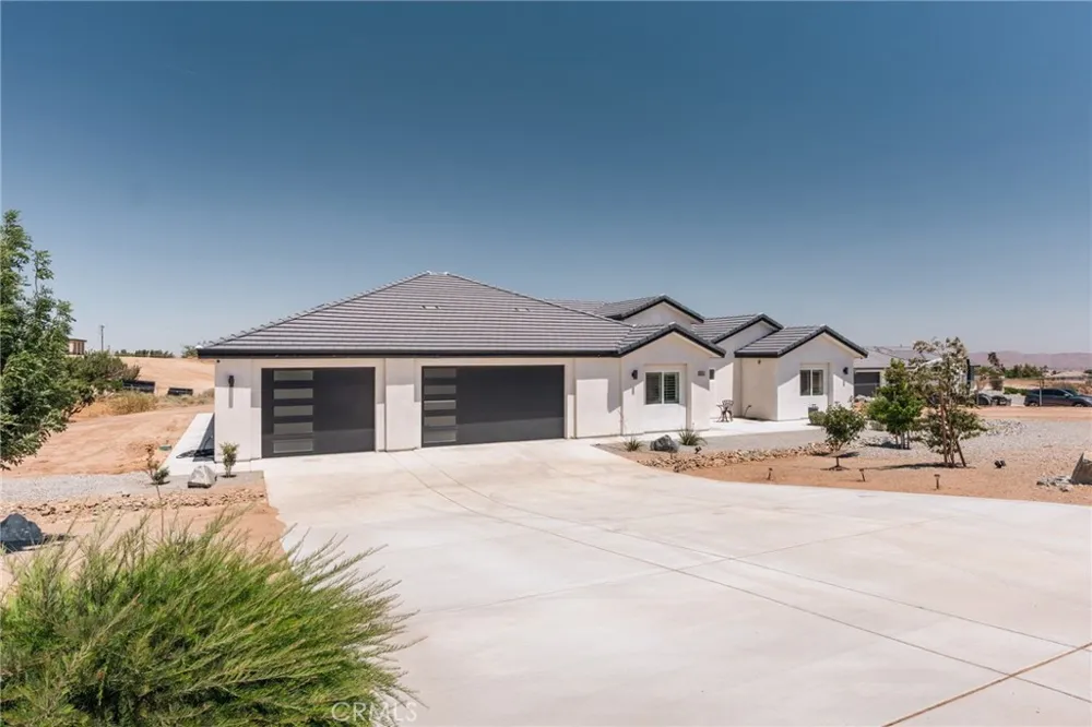 12026 Belmont Road Oak Hills, CA 92344