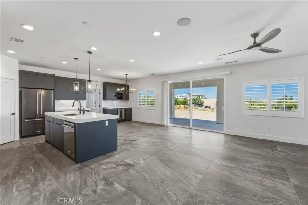12026 Belmont Road Oak Hills, CA 92344