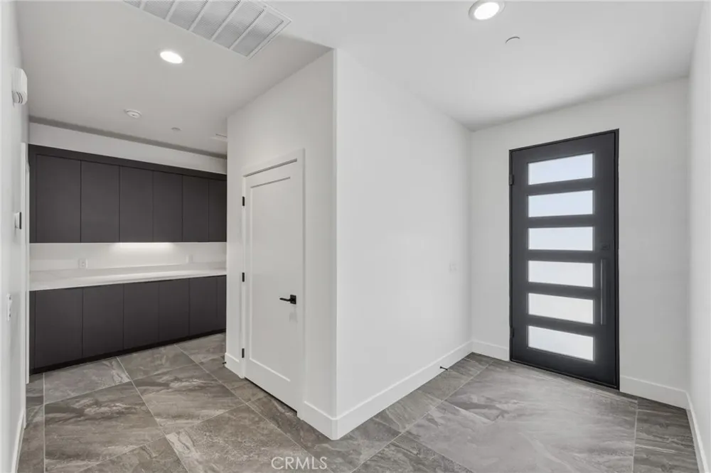 12026 Belmont Road Oak Hills, CA 92344