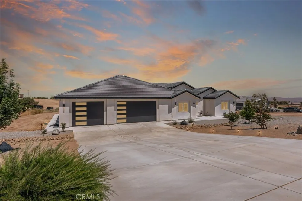12026 Belmont Road Oak Hills, CA 92344