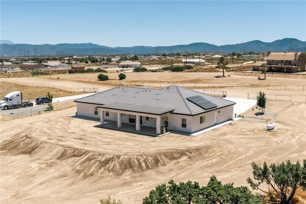 12026 Belmont Road Oak Hills, CA 92344