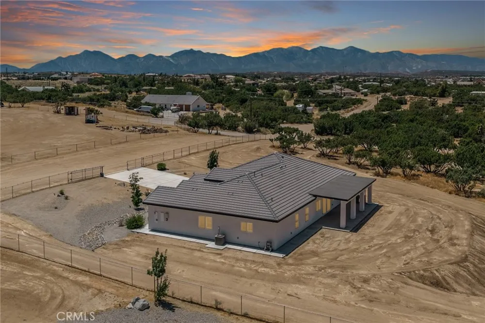 12026 Belmont Road Oak Hills, CA 92344