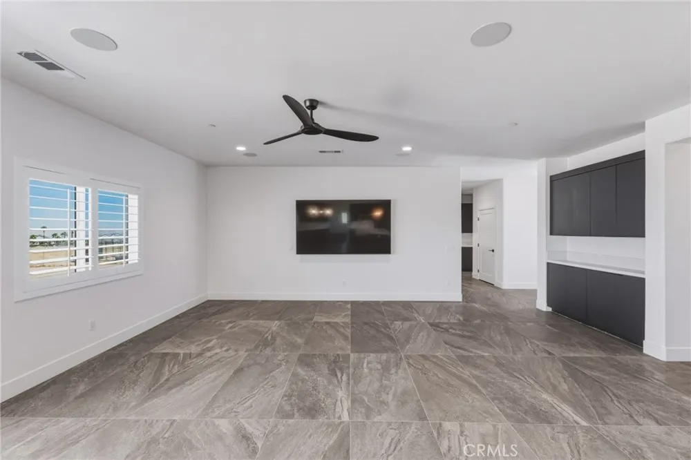 12026 Belmont Road Oak Hills, CA 92344